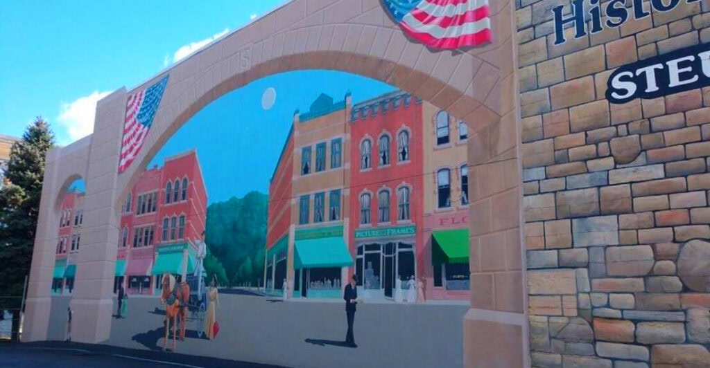 This Ohio Town Is Known for Murals – and Divisive Pizza