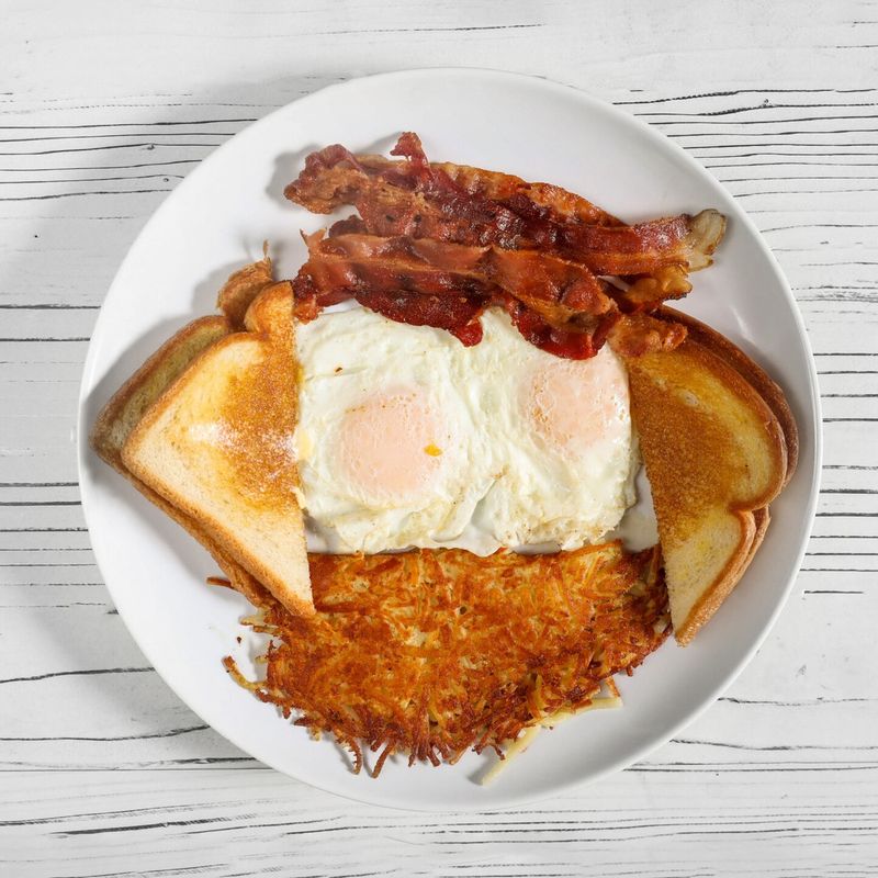 A legit under-$10 breakfast plate