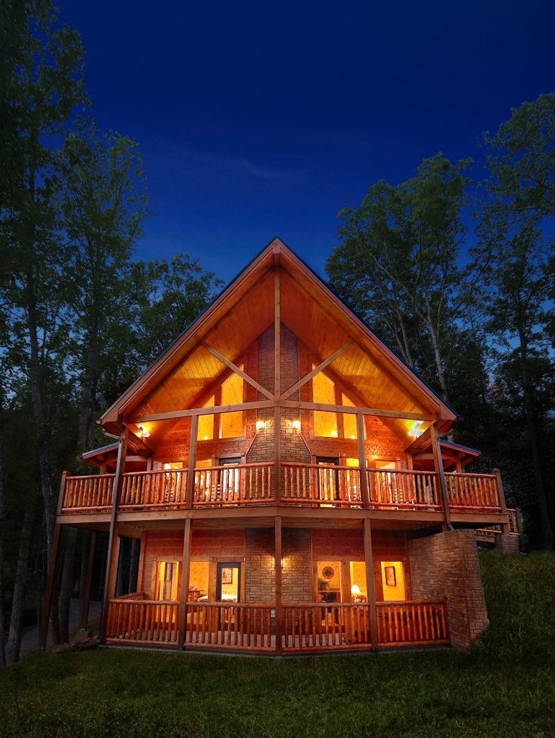 Elk Springs Resort Cabins — Gatlinburg (Arts & Crafts Community)
