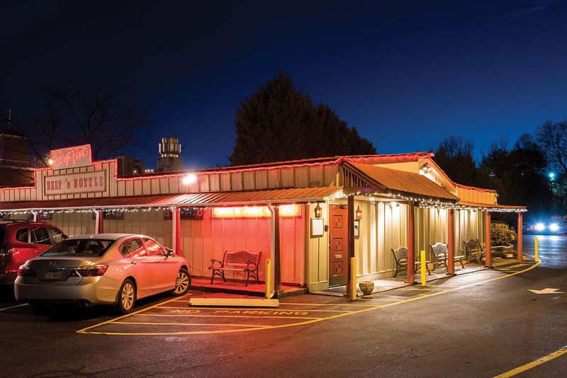 Beef 'N Bottle: Charlotte's Time-Honored Steakhouse