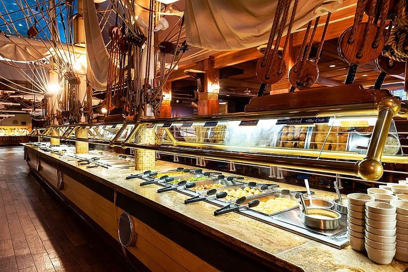 Captain George’s Seafood — Virginia Beach