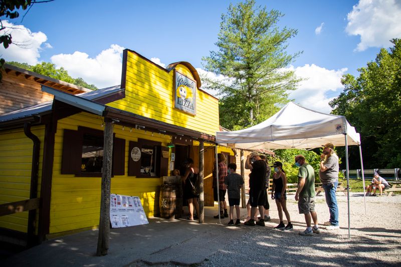 Miguel’s Pizza (Slade, Red River Gorge)