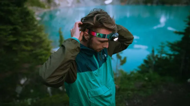 Headlamp (yes, even for day hikes)