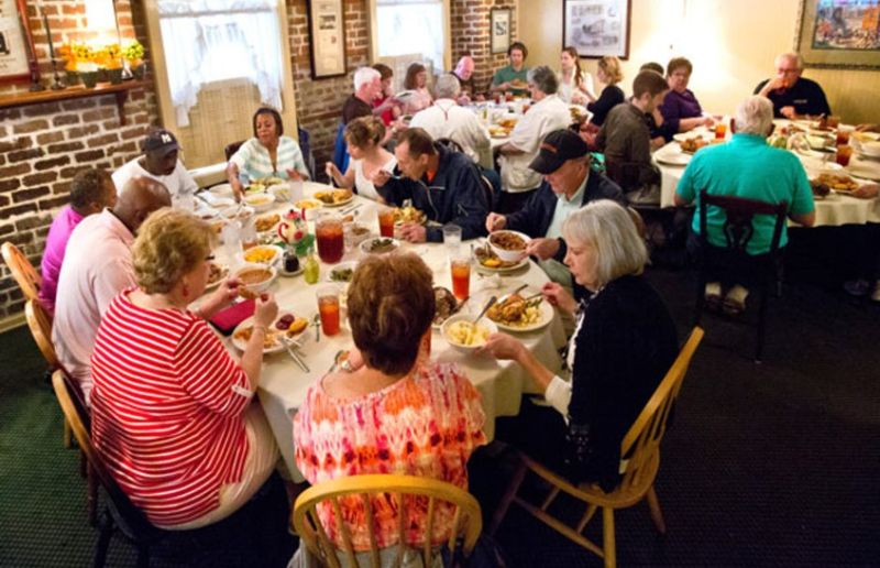 Mrs. Wilkes' Dining Room — Savannah's Communal Table