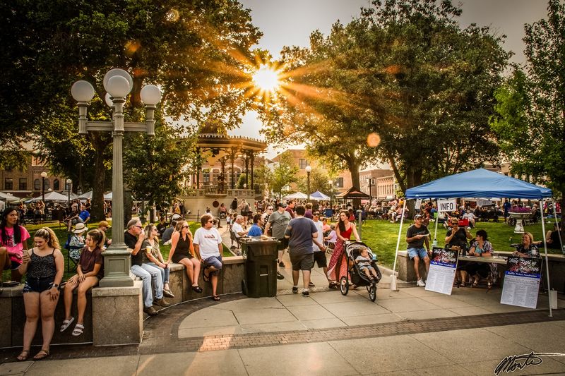 Oskaloosa’s Sweet Corn Serenade (3,000–4,000+ attendees)