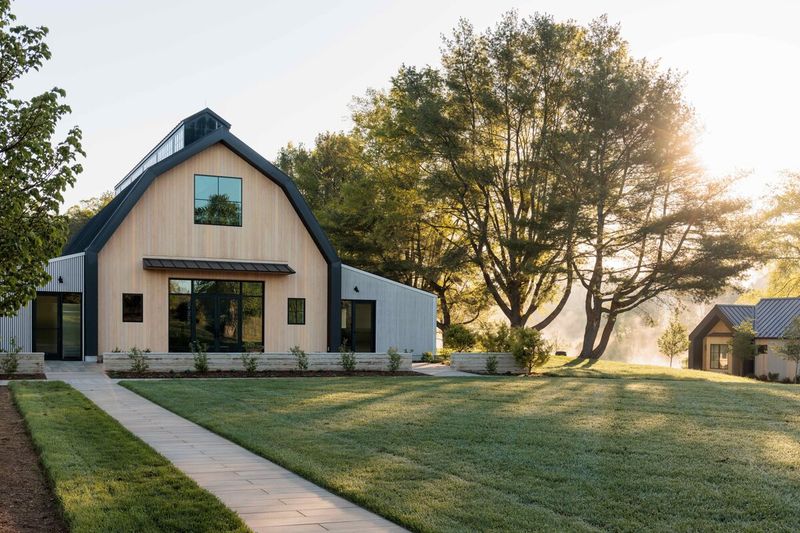 Oakencroft Farm & Winery — Charlottesville