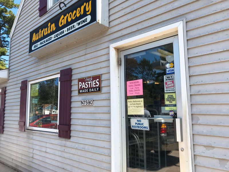 Au Train Grocery & Motel