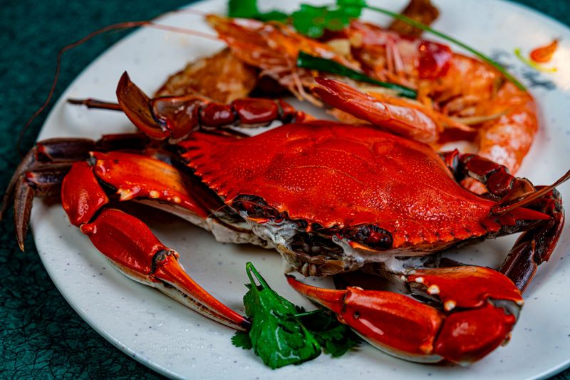 Seafood fans score blue crab, crawfish & more.