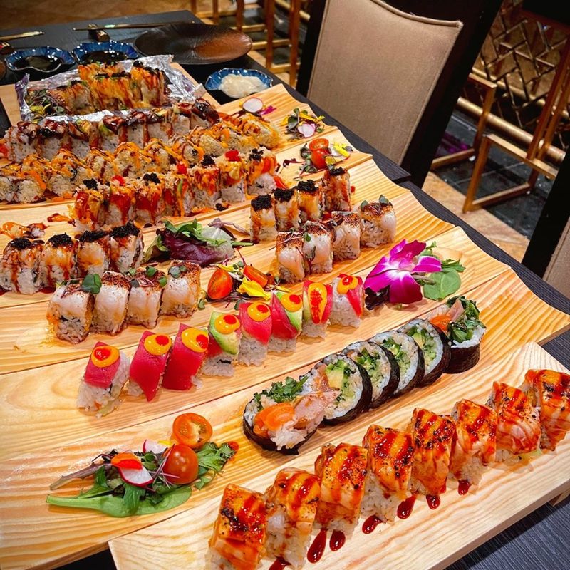 House of Sushi & Noodles: Asian Fusion Fiesta