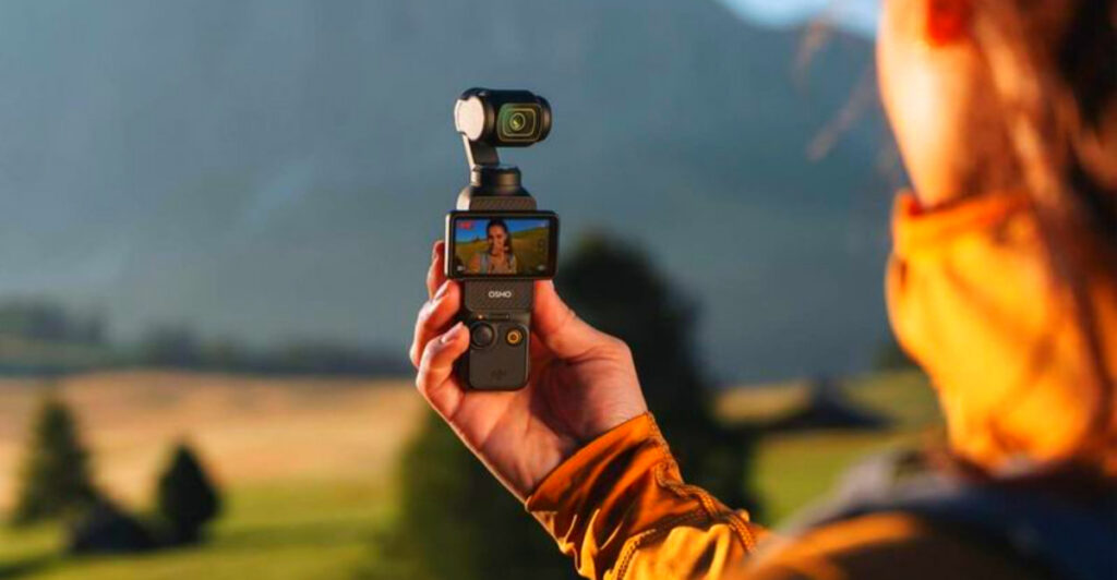 10 Best Cameras for Outdoor Photography and Adventure Vlogging