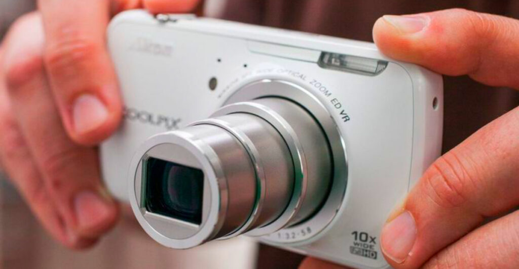 10 Compact Cameras That Map Your Every Move – Perfect for Hikers and Travelers