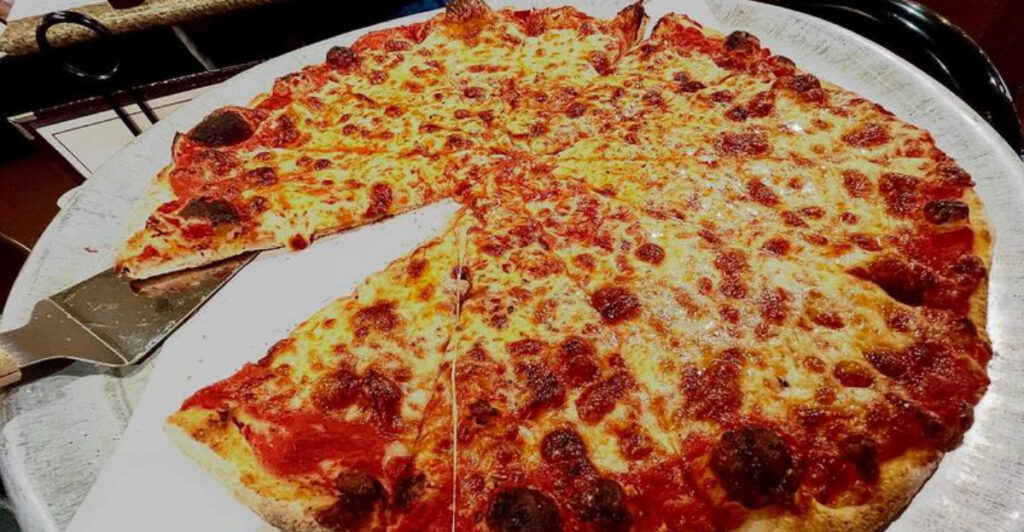 10 Connecticut’s Hidden Apizza Spots Locals Say Are Shockingly Good