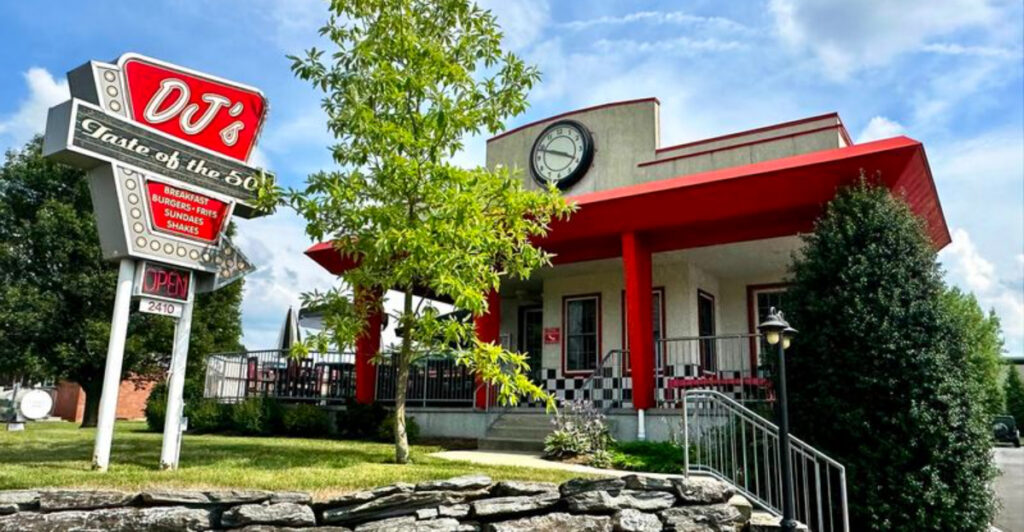 10 Hidden Pennsylvania Diners That Bring the 1950s Back to Life