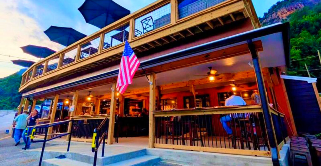 10 Mountain BBQ Spots in North Carolina Worth the Drive