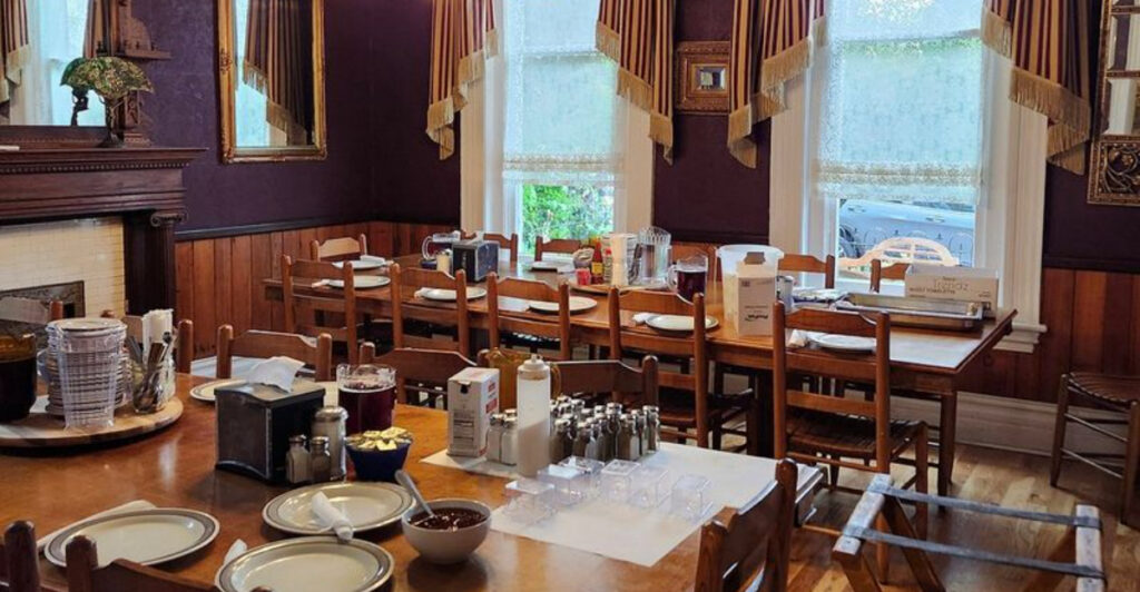 10 of the Best Soul Food Spots in Tennessee, According to Locals