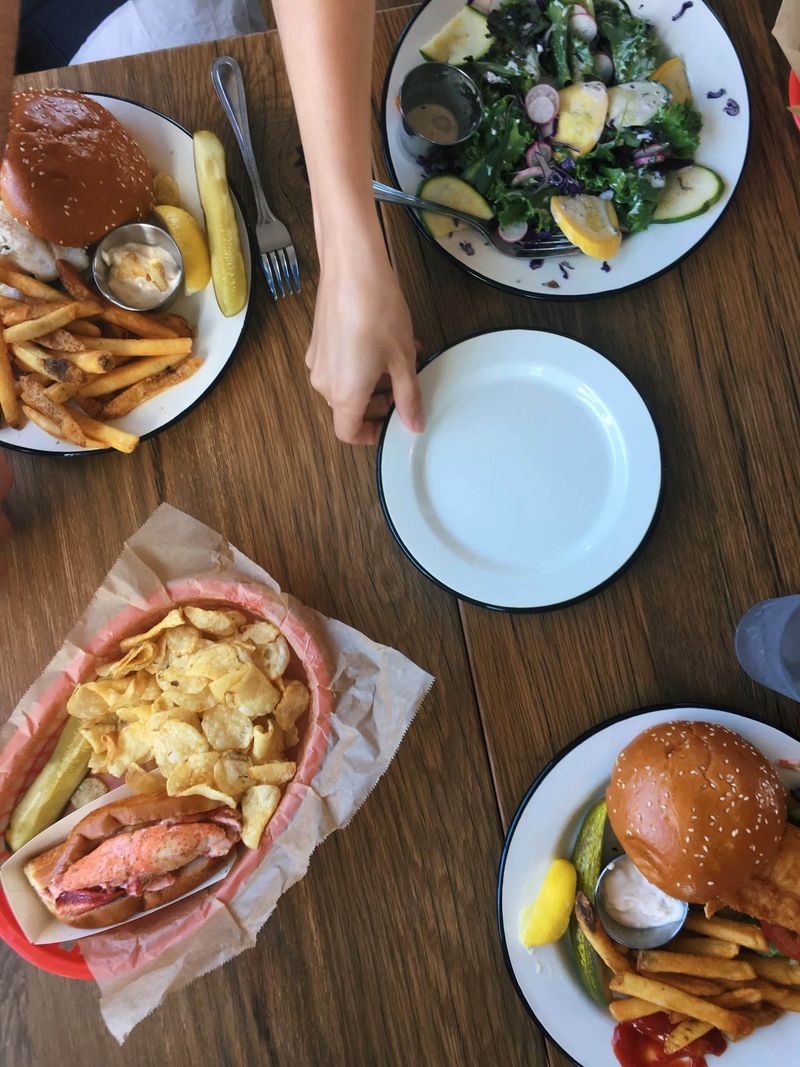 Luke's Lobster — Portland Pier