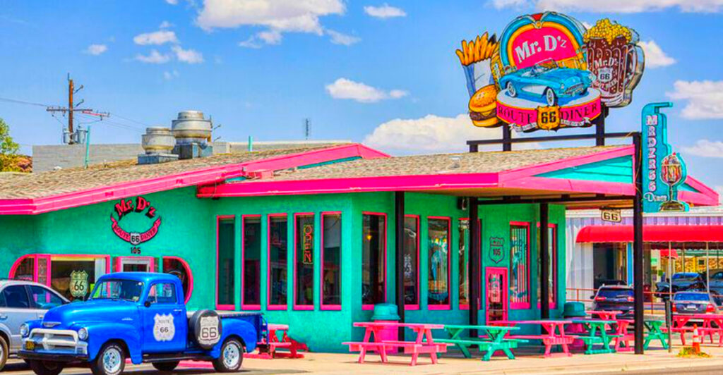 14 Desert Diners Serving Food Better Than Fancy Hotels