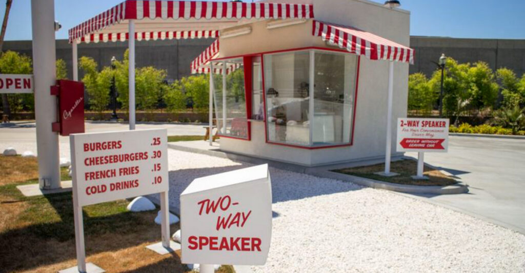 18 Iconic Fast-Food Landmarks Every Foodie Should Visit