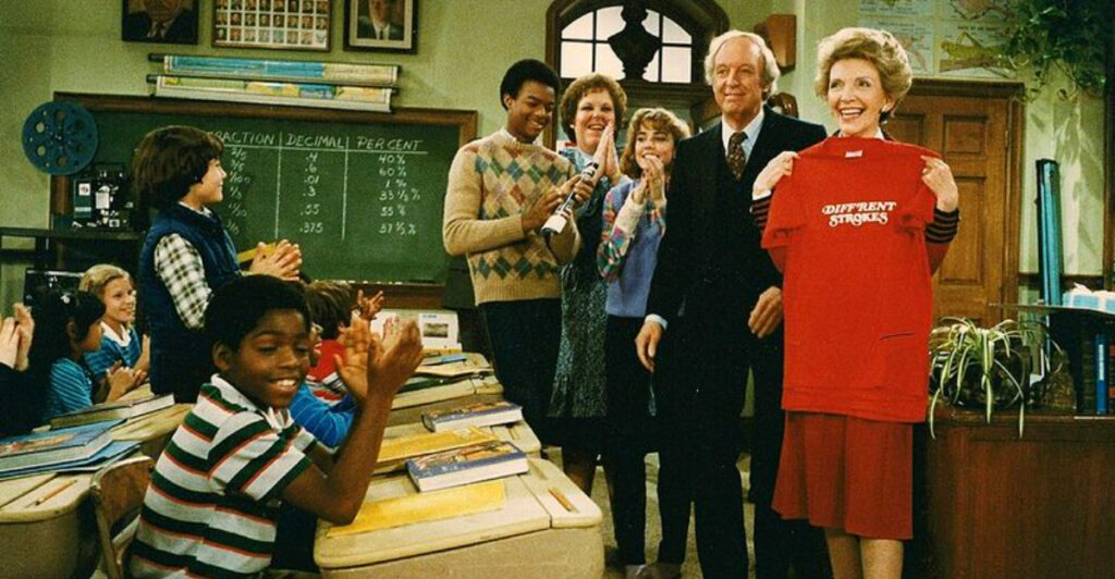 20 Sitcom Plotlines from the Past That Would Not Fly Today