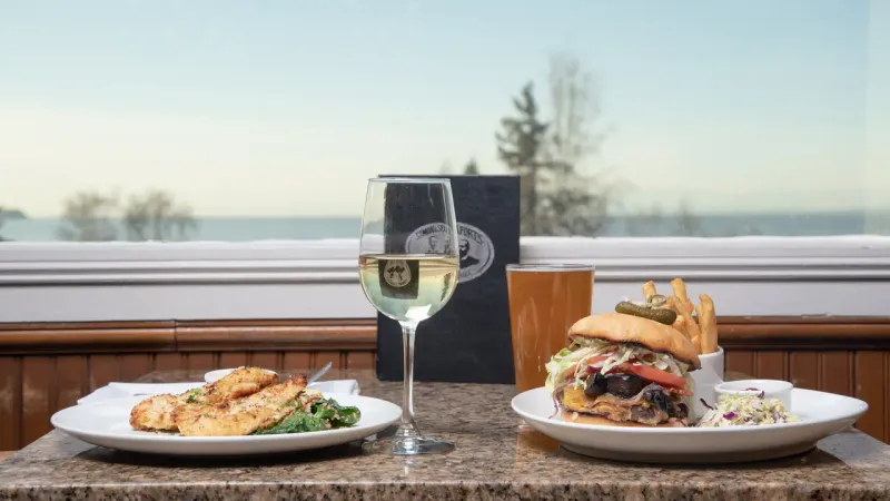 Simon & Seafort's — Anchorage (Bluff above Cook Inlet)