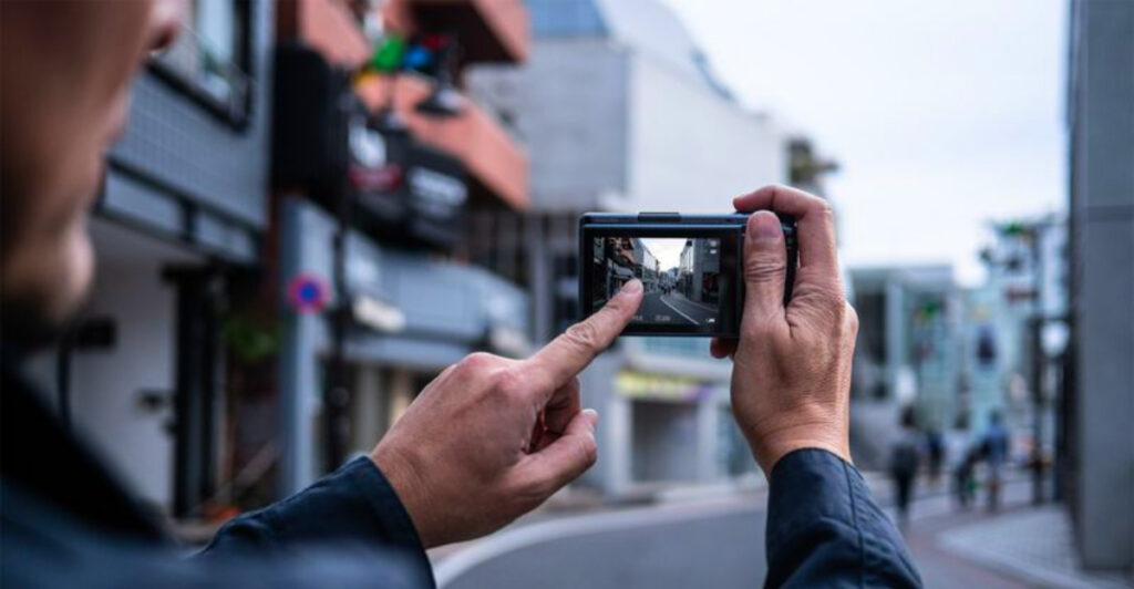 5 Best Compact Cameras for City Explorers and Street Photographers