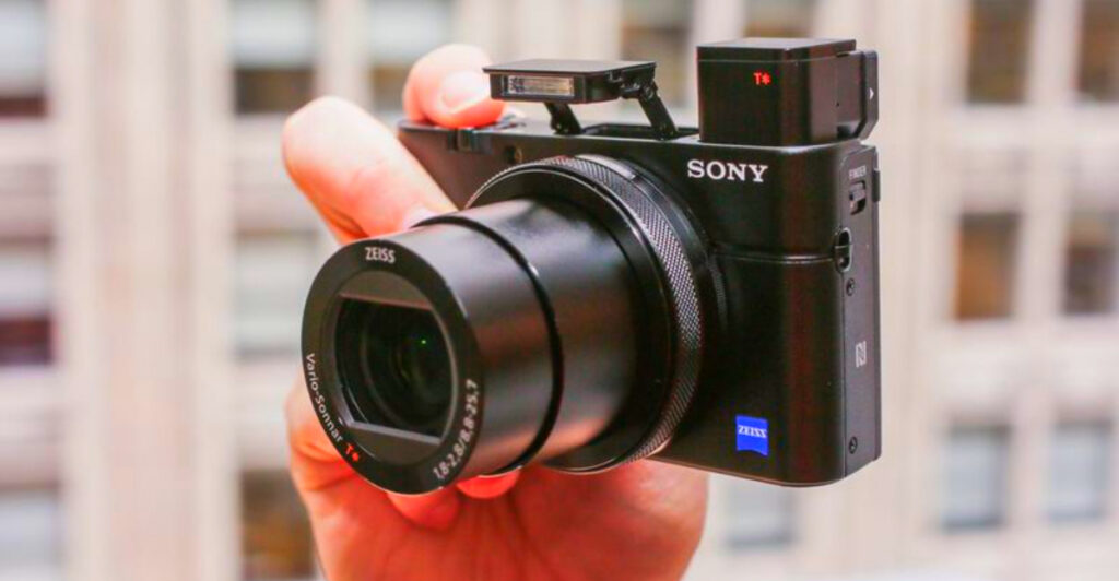 5 Best Compact Cameras for Hiking, Backpacking, and Beyond
