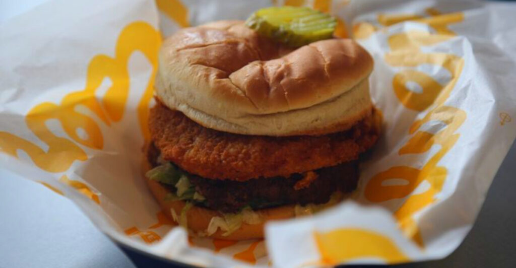 5 Best Wisconsin Cheese-Stuffed Burgers You Can Actually Order