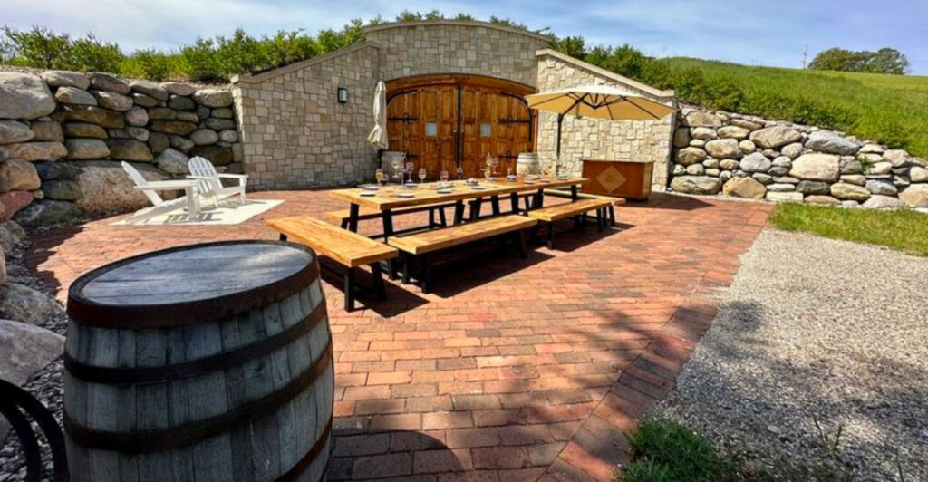 5 Traverse City Wineries with Menus That Impress – Michigan