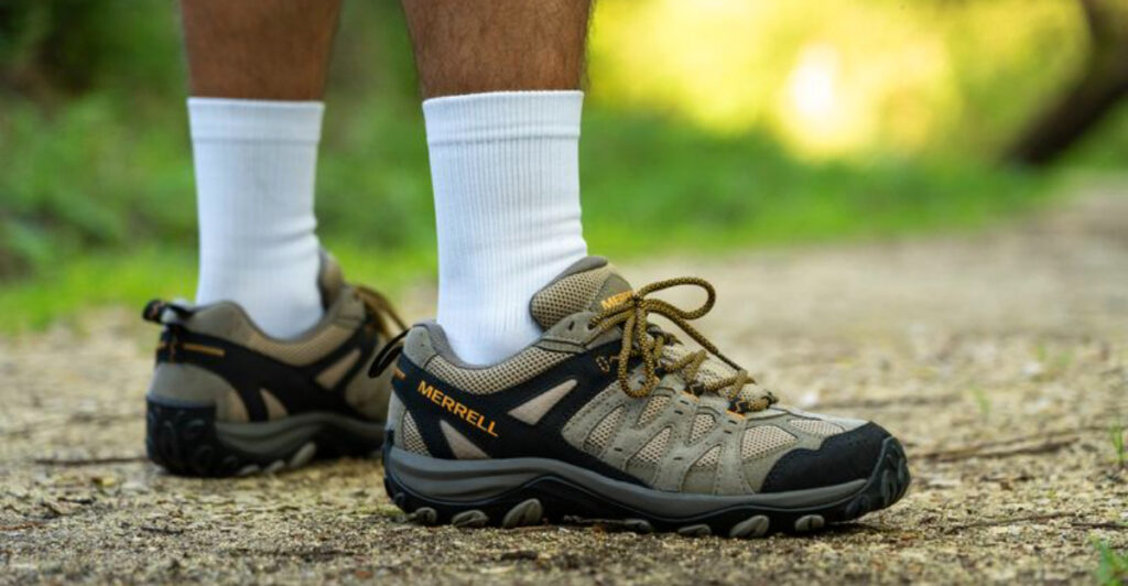 6 Best Merrell Hiking Boots for Men Traveling in 2025