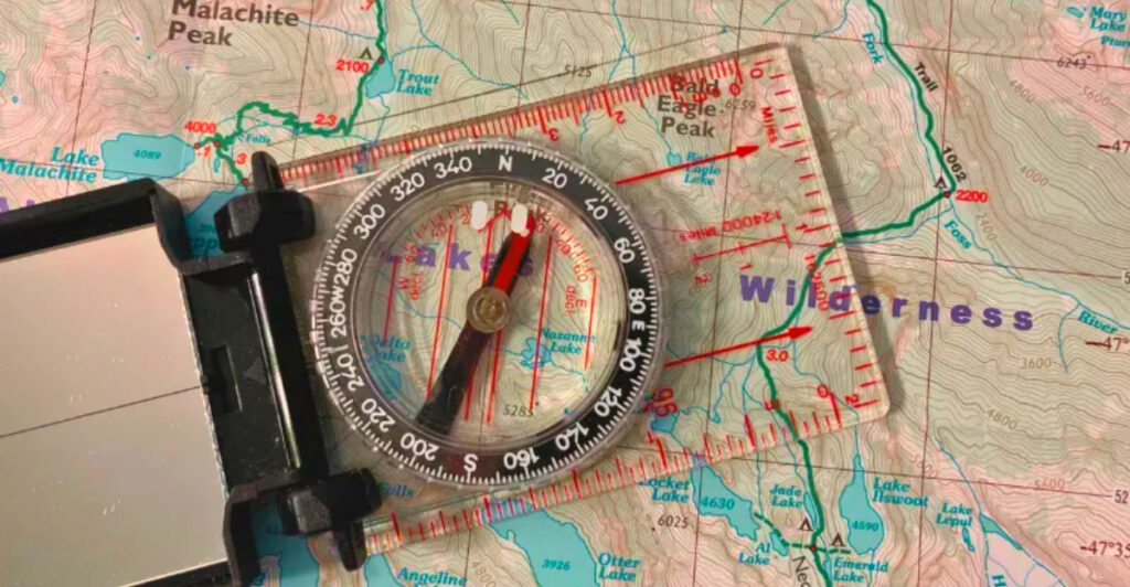 7 Must-Have Accessories for Autumn Hikes