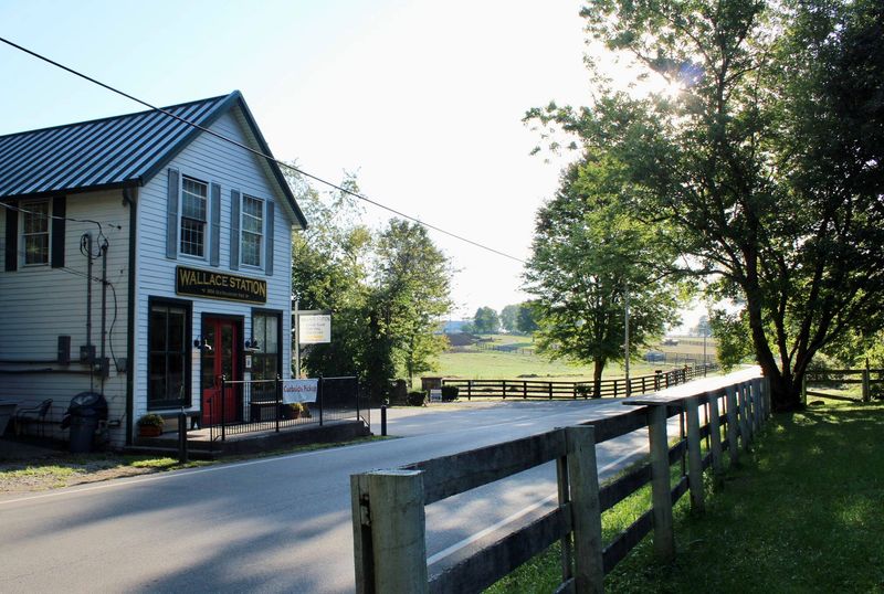Wallace Station Deli and Bakery – Versailles