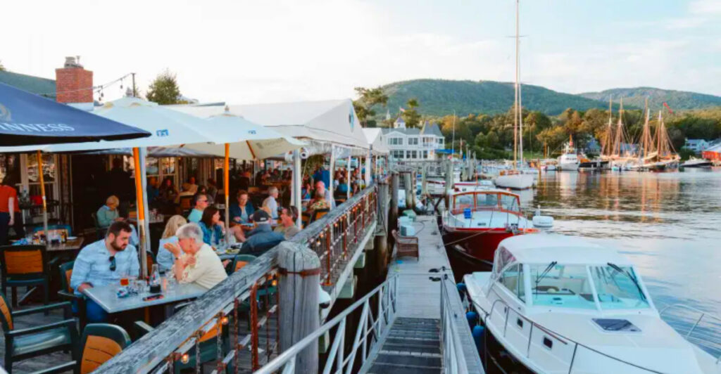 8 Charming Small-Town Maine Restaurants You’ll Love for Cozy Meals & Stunning Ocean Views