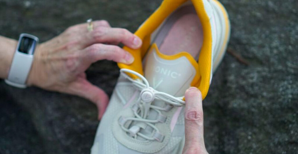 9 Best Easy-On Shoes for Seniors Abroad in October 2025