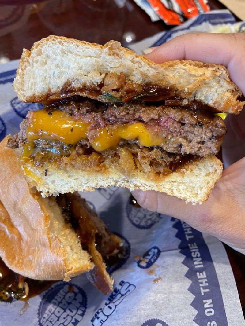 Hoss' Loaded Burgers (Nolensville)