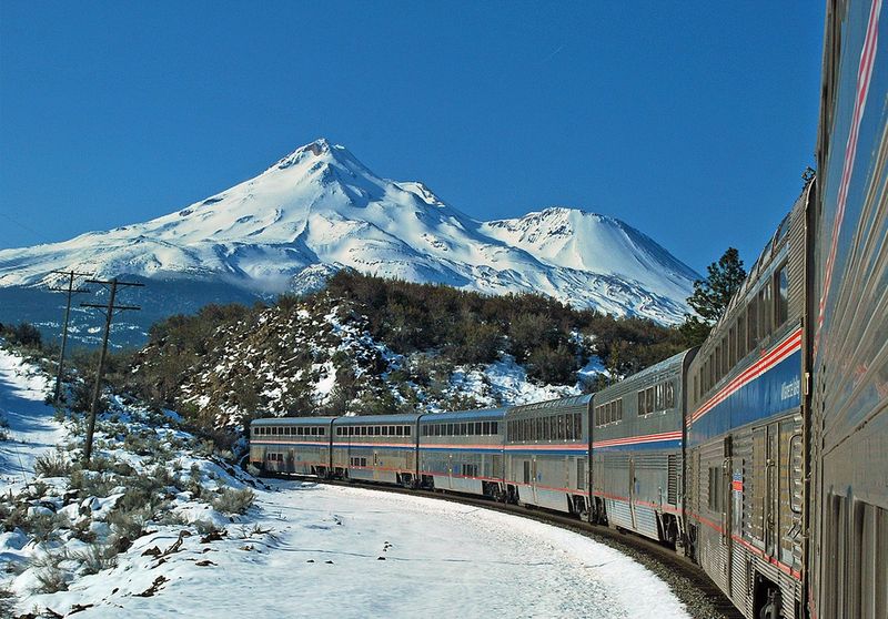 Amtrak Coast Starlight (Los Angeles ↔ Seattle)