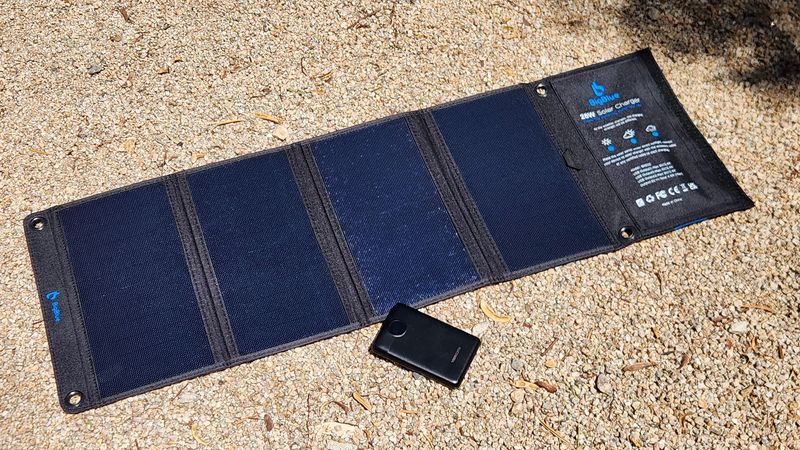 BigBlue 28W Solar Charger