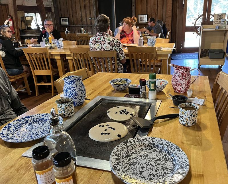 De Leon Springs – Make-Your-Own Pancakes