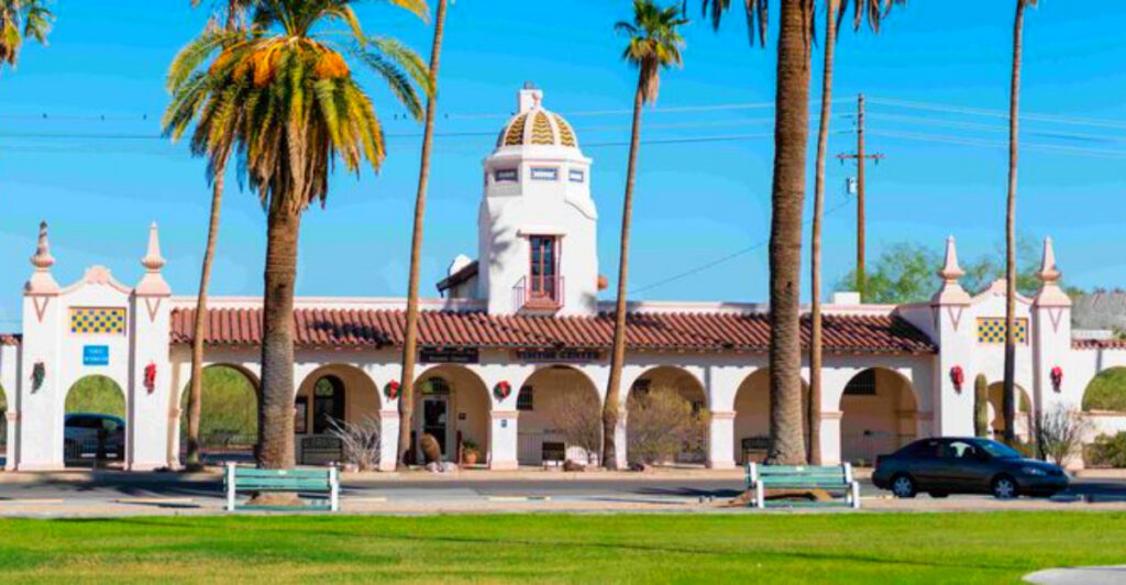 Arizona Desert Town Locals Love for Scenic Views and Creative Charm