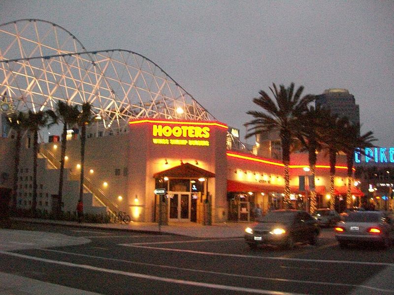 Hooters
