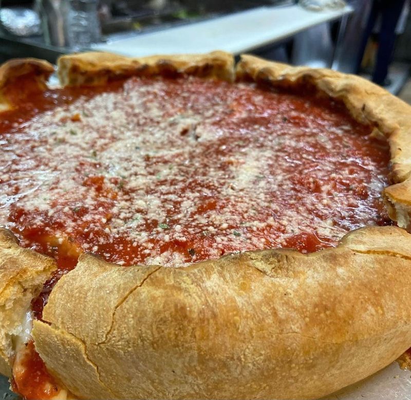 Manhattan Chicago Pizza