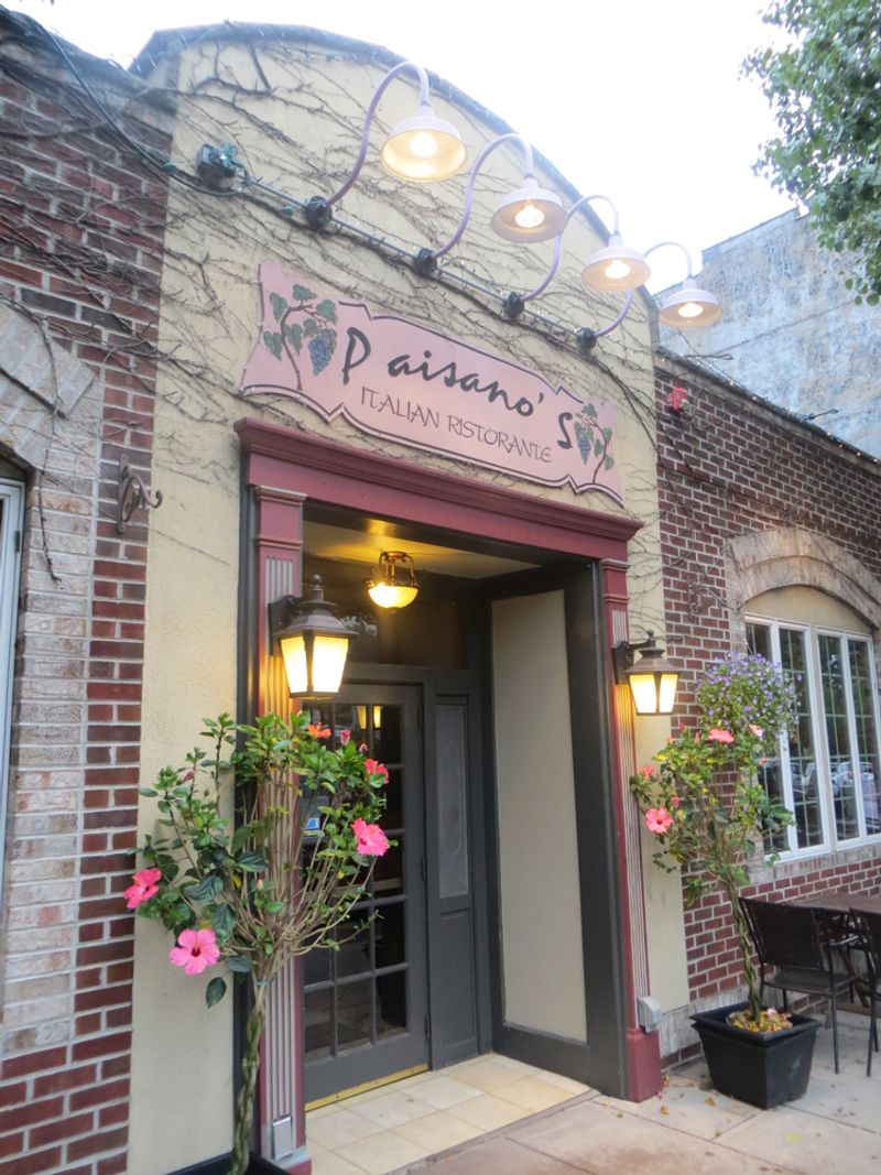 Paisano's Restaurant in Rutherford