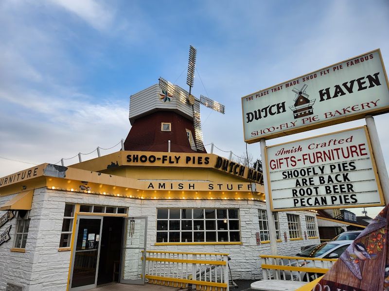 Dutch Haven Shoo-Fly Pie Bakery (Ronks, PA)