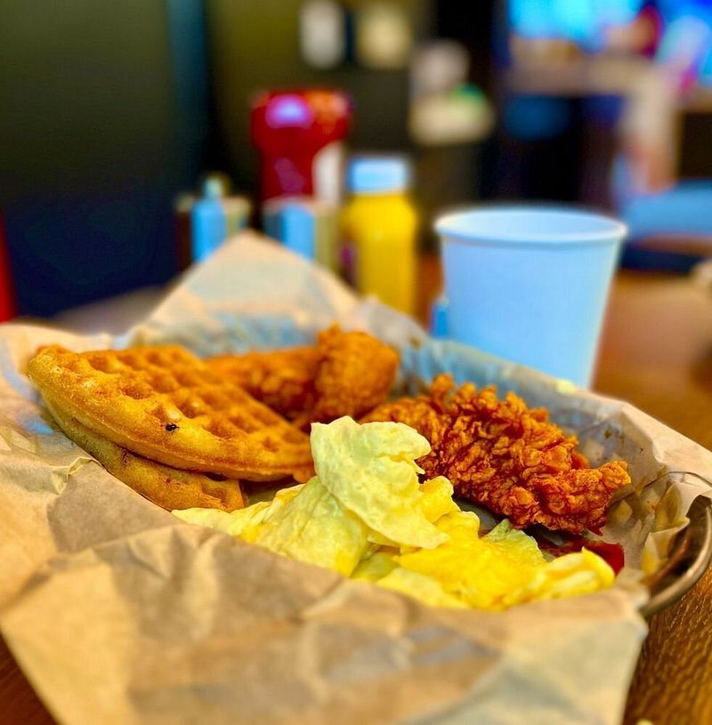 400 Degrees Hot Chicken (Nashville, TN + BNA Airport) — Pre-Flight Burn
