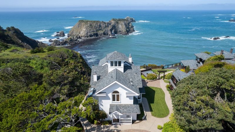 Discover Sacred Rock Inn's Dual Dining Experience