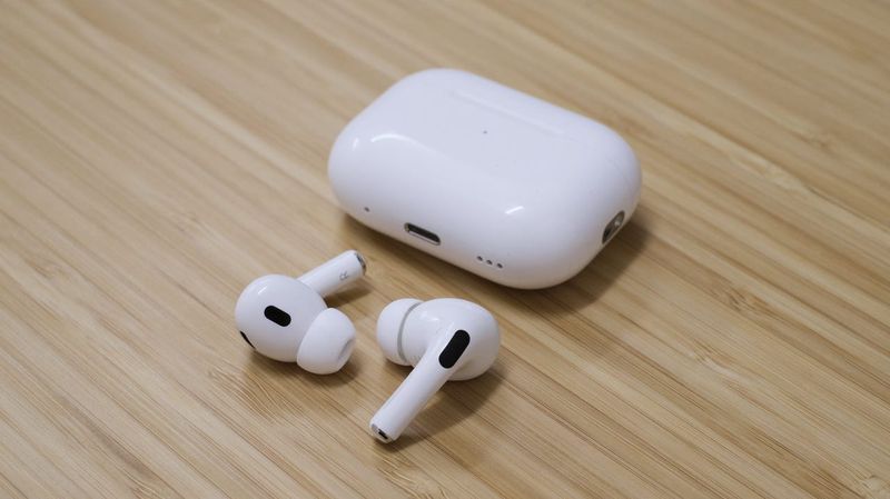 Apple AirPods Pro (2nd Gen, USB-C 2025 update)