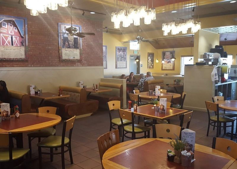 Polly’s Pies – Moreno Valley