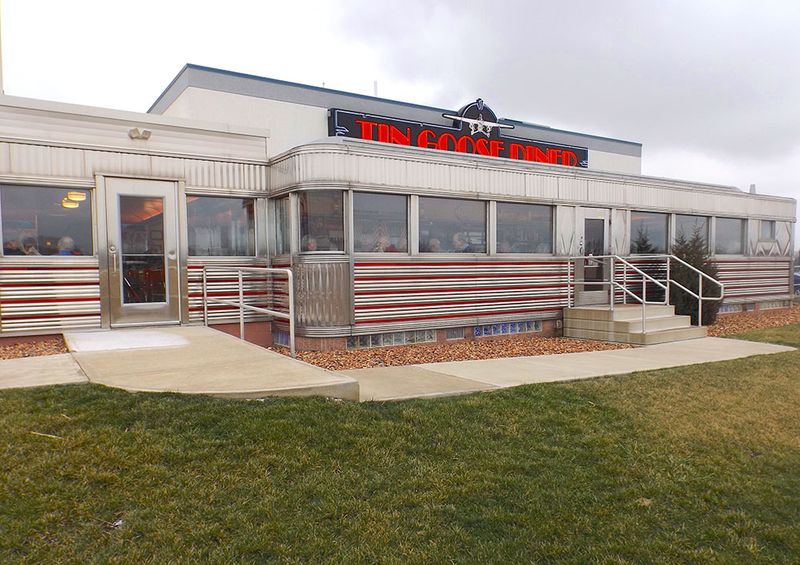 Tin Goose Diner – Port Clinton (Liberty Aviation Museum)