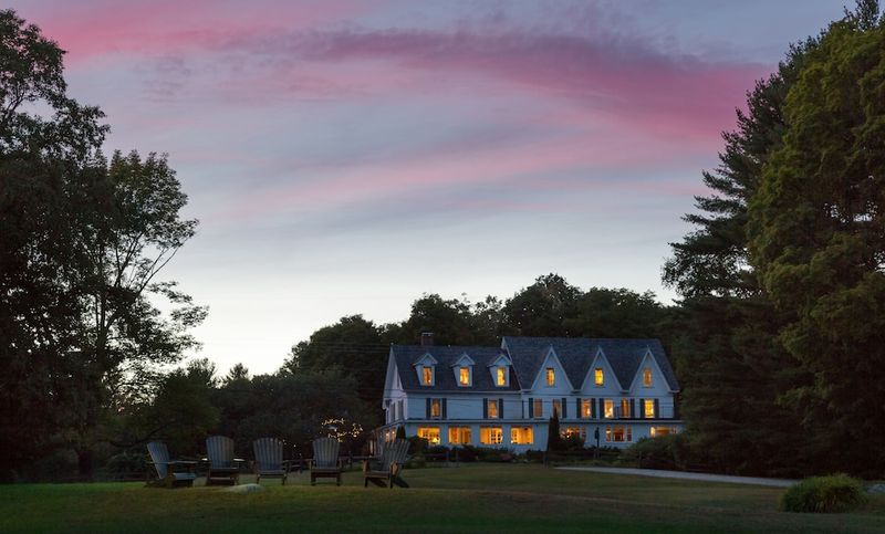 Inn at Pleasant Lake — New London