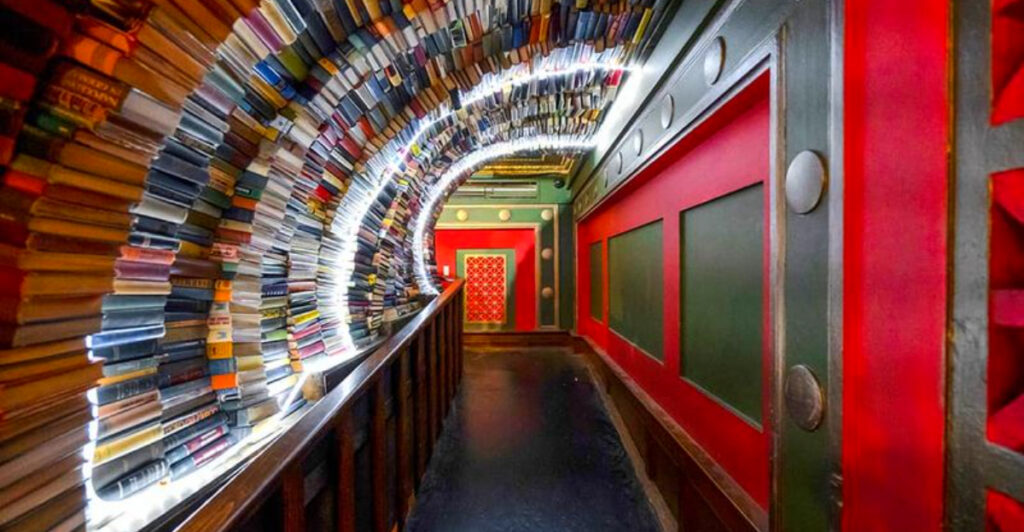 California’s Hidden Book Labyrinth: Explore the Book-Labyrinth of The Last Bookstore