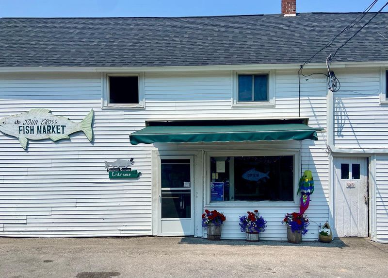 John Cross Fisheries — Charlevoix, MI